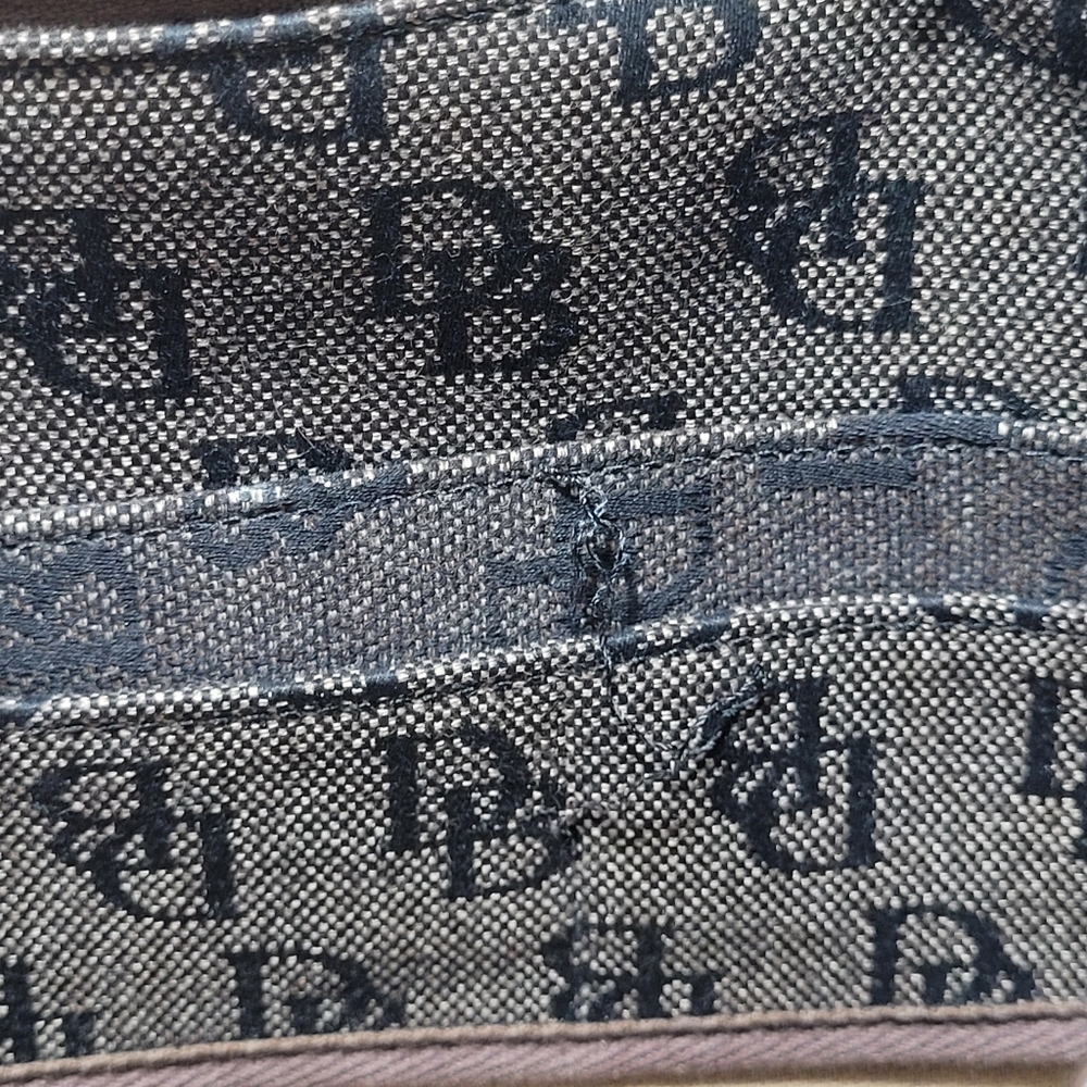 Dooney & Bourke  Flap Crossbody Purse. - Picture 8 of 16